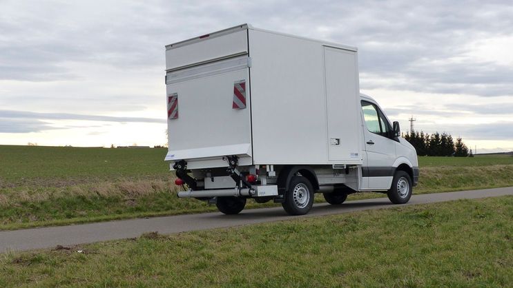 Transporter Koffer mit Hecktüren von Kunath Fahrzeugbau GmbH in Roßwein & Döbeln