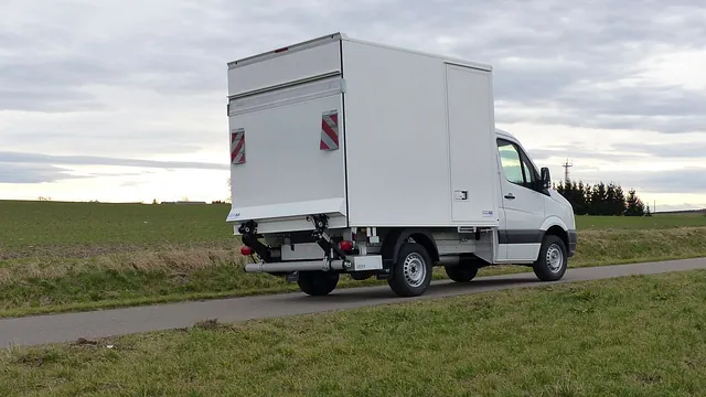 Transporter Koffer mit Hecktüren von Kunath Fahrzeugbau GmbH in Roßwein & Döbeln