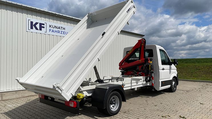 Volkswagen Crafter mit Stahlkipper und Ladekran PK2900 4