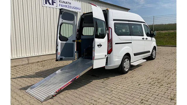 Ford Transit Custom Umbau zum Behindertentransportwagen