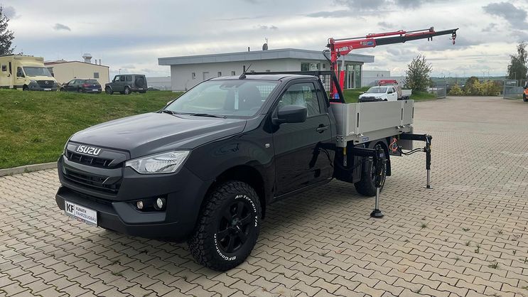 Isuzu D Max mit Pritsche und Ladekran