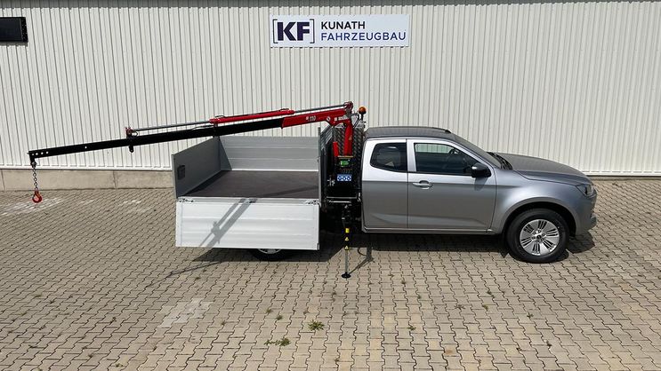 Isuzu D Max mit Pritsche und Ladekran