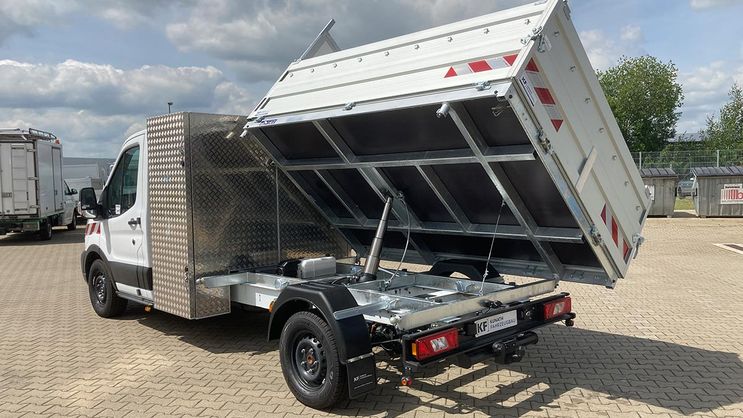 Ford Transit mit Dreiseitenkipper, Bordwanderhöhung und Werkzeugschrank