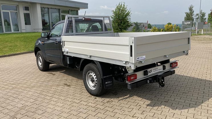Ford Ranger mit Pritsche und Leiterträger
