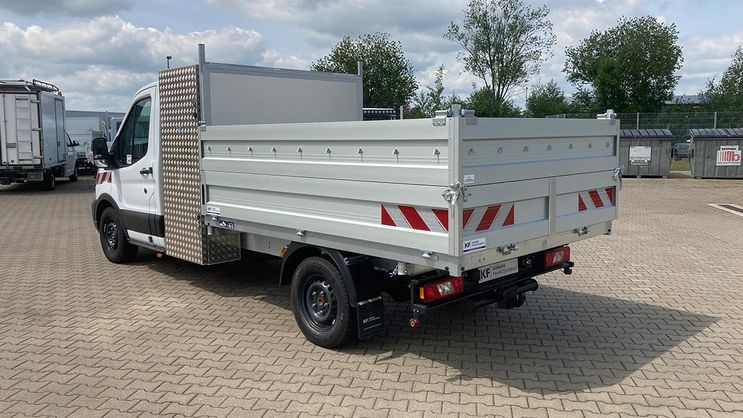 Ford Transit mit Dreiseitenkipper, Bordwanderhöhung und Werkzeugschrank