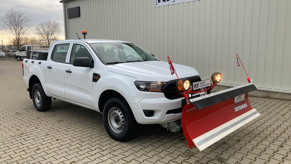 https://www.fahrzeugbau-kunath.de/uploads/P5aERzPH/Ford-Ranger-mit-Schneeschild-und-Aufbaustreuer_2.jpg