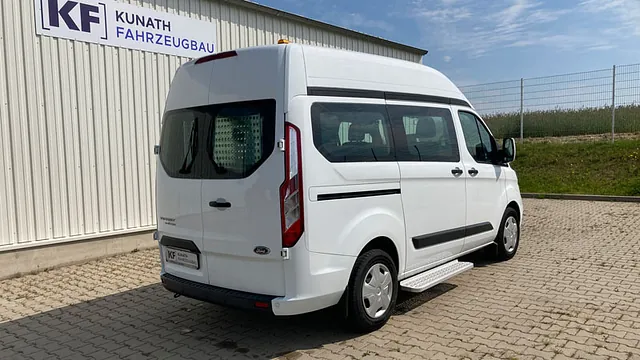 Ford Transit Custom Umbau zum Behindertentransportwagen
