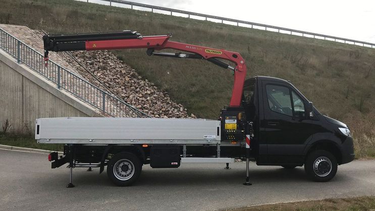 Transporter Kunath Ladekranaufbau mit Pritsche von Kunath Fahrzeugbau GmbH in Roßwein & Döbeln