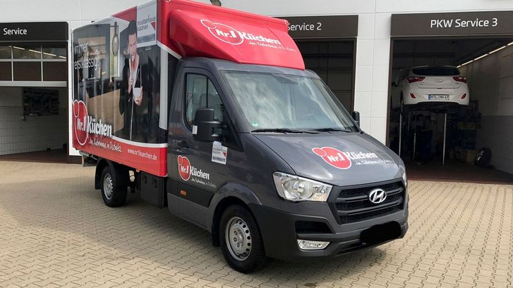 Transporter Koffer mit Hecktüren von Kunath Fahrzeugbau GmbH in Roßwein & Döbeln