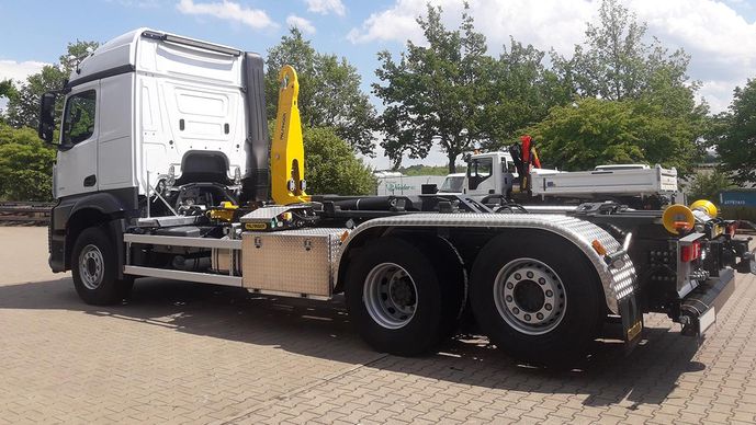 MB Arocs mit Paldinger PH T20a Abrollkipper