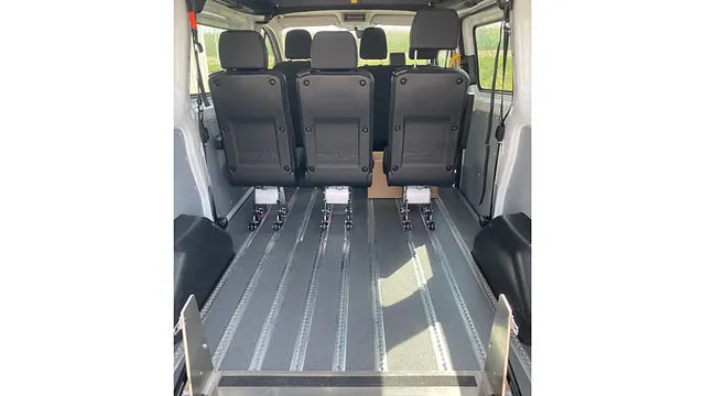 Ford Transit Custom Umbau zum Behindertentransportwagen
