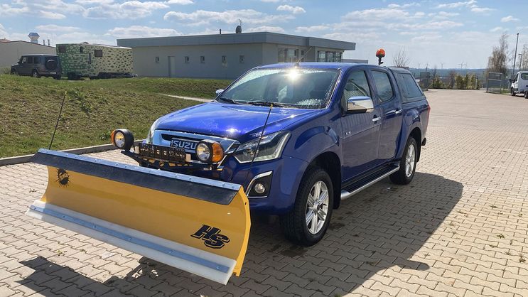 Isuzu D Max mit Schneepflug HS68