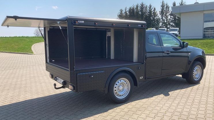 Isuzu D Max mit Systemkoffer