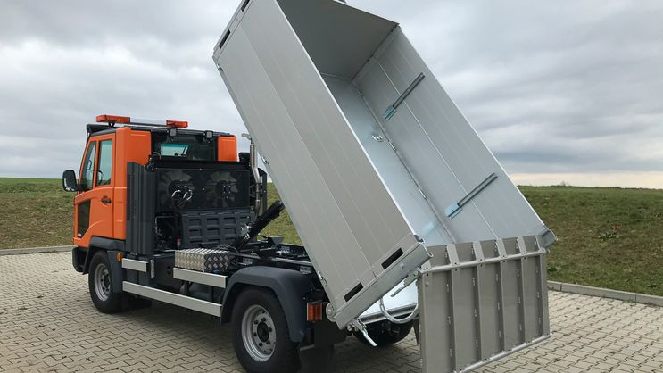 Kunath Abrolleraufbau mit STACS Container von Kunath Fahrzeugbau GmbH in Roßwein & Döbeln