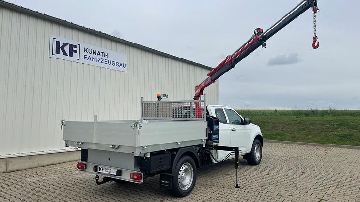 Isuzu D Max, Dreiseitenkipper mit Kran und Box