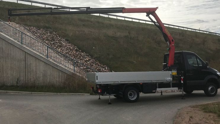 Transporter Kunath Ladekranaufbau mit Pritsche von Kunath Fahrzeugbau GmbH in Roßwein & Döbeln