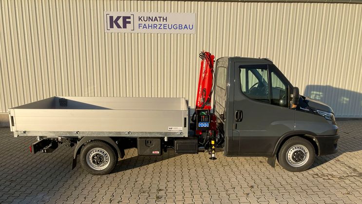 Transporter Kunath Ladekranaufbau mit Pritsche von Kunath Fahrzeugbau GmbH in Roßwein & Döbeln